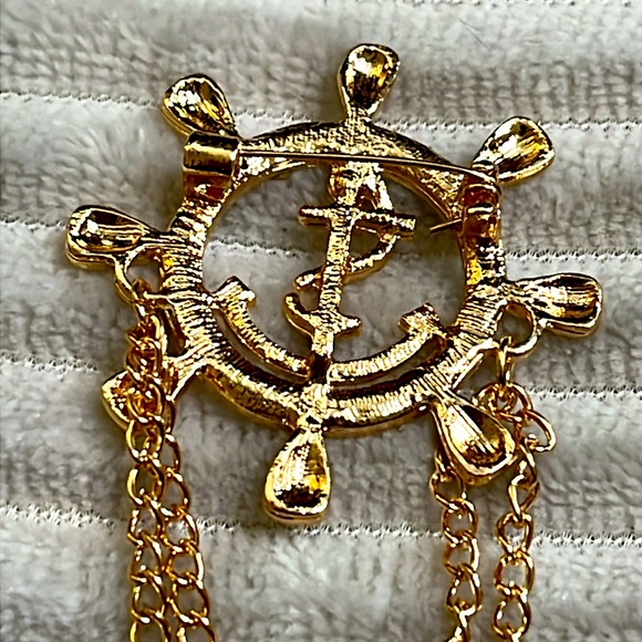 Rudder Brooch for Women Men Rhinestone Anchor Rudder Brooch Pins Chain Fashion - Picture 9 of 9